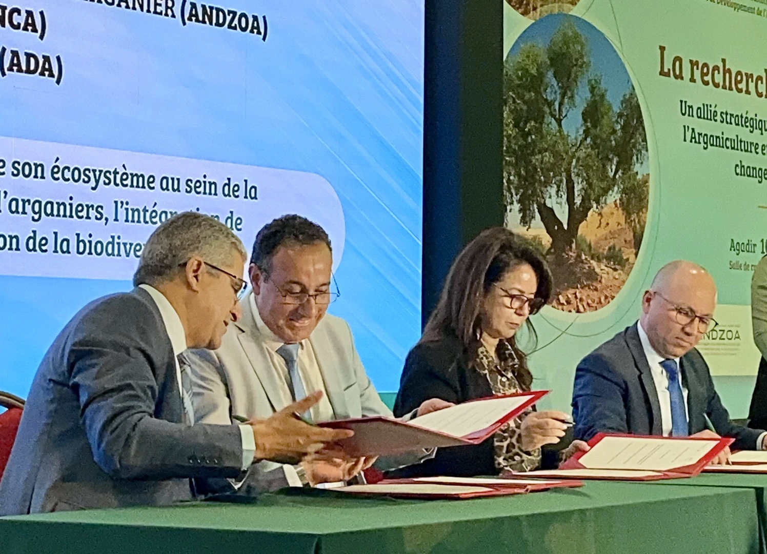 Vertragsunterzeichnung